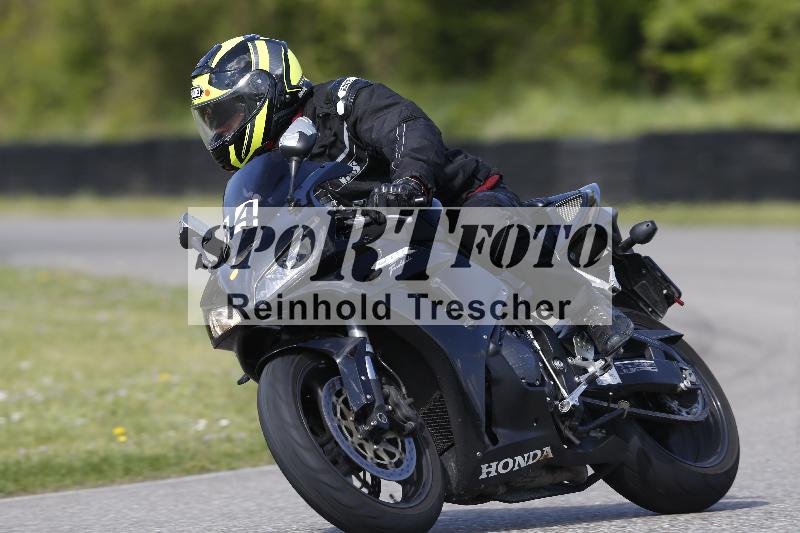 Archiv-2025/09 22.04.2025 Cornu Master School ADR/rot-rouge/34